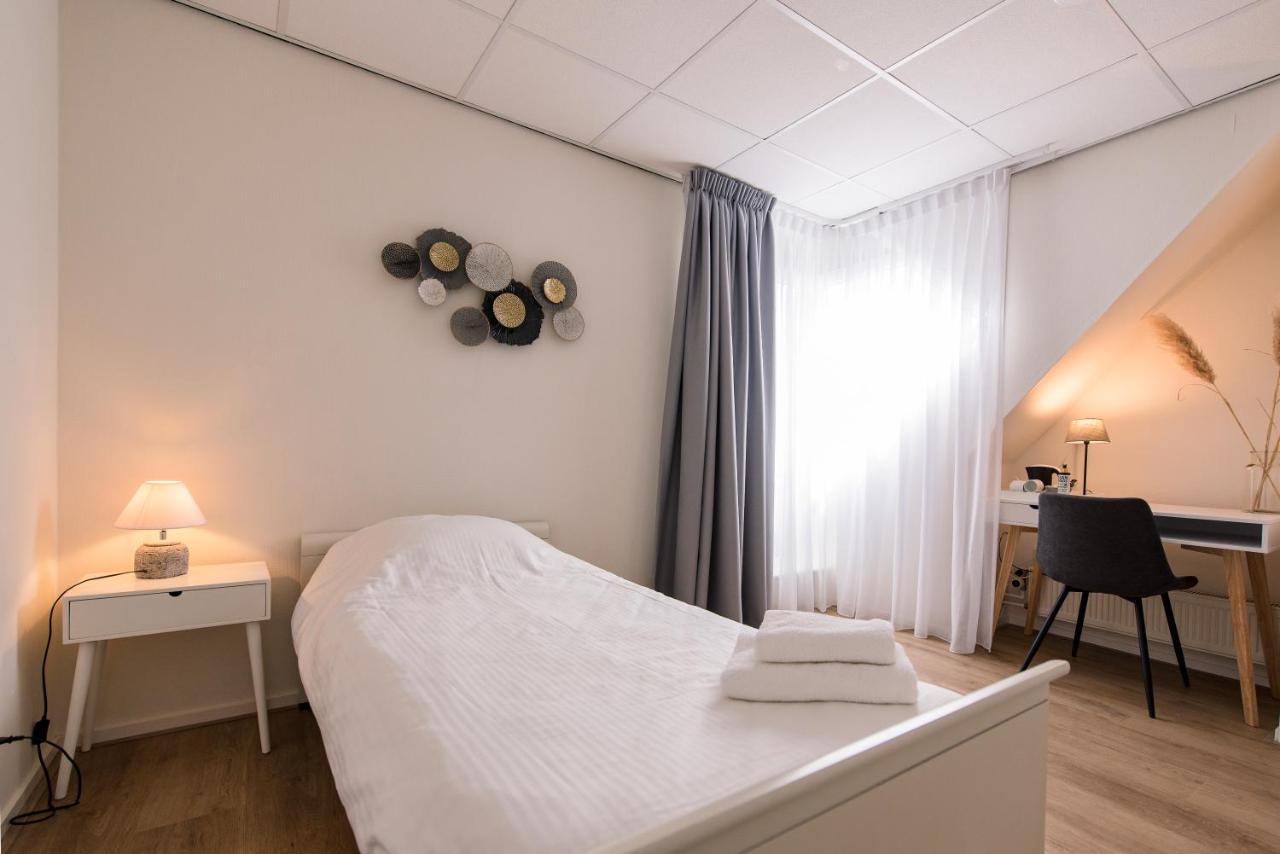 Hotel-Restaurant De Walvisvaarder 霍勒姆 外观 照片