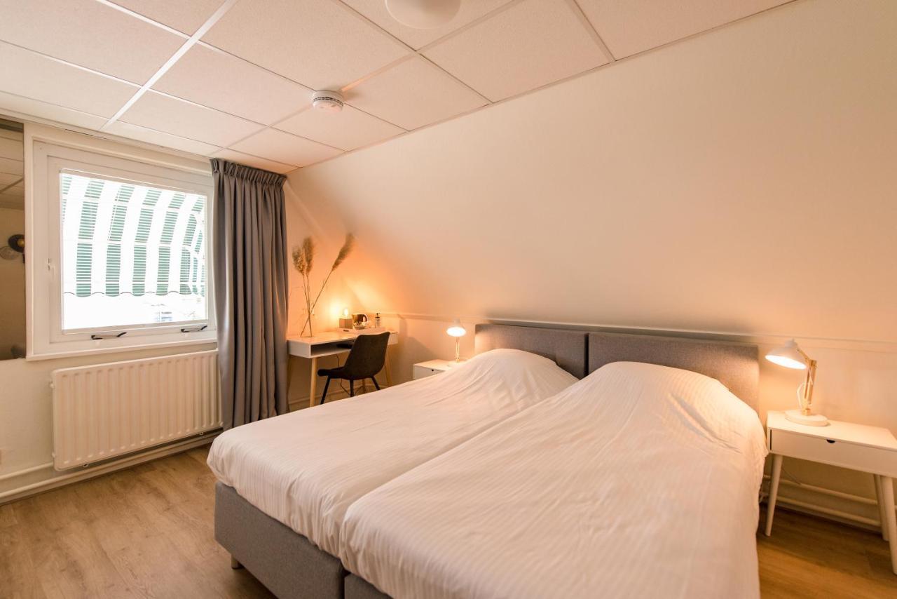 Hotel-Restaurant De Walvisvaarder 霍勒姆 外观 照片